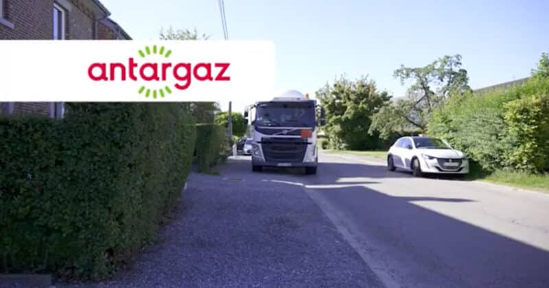 Que fait exactement notre chauffeur Antargaz lorsqu'il vient remplir la citerne de gaz à chez vous ?